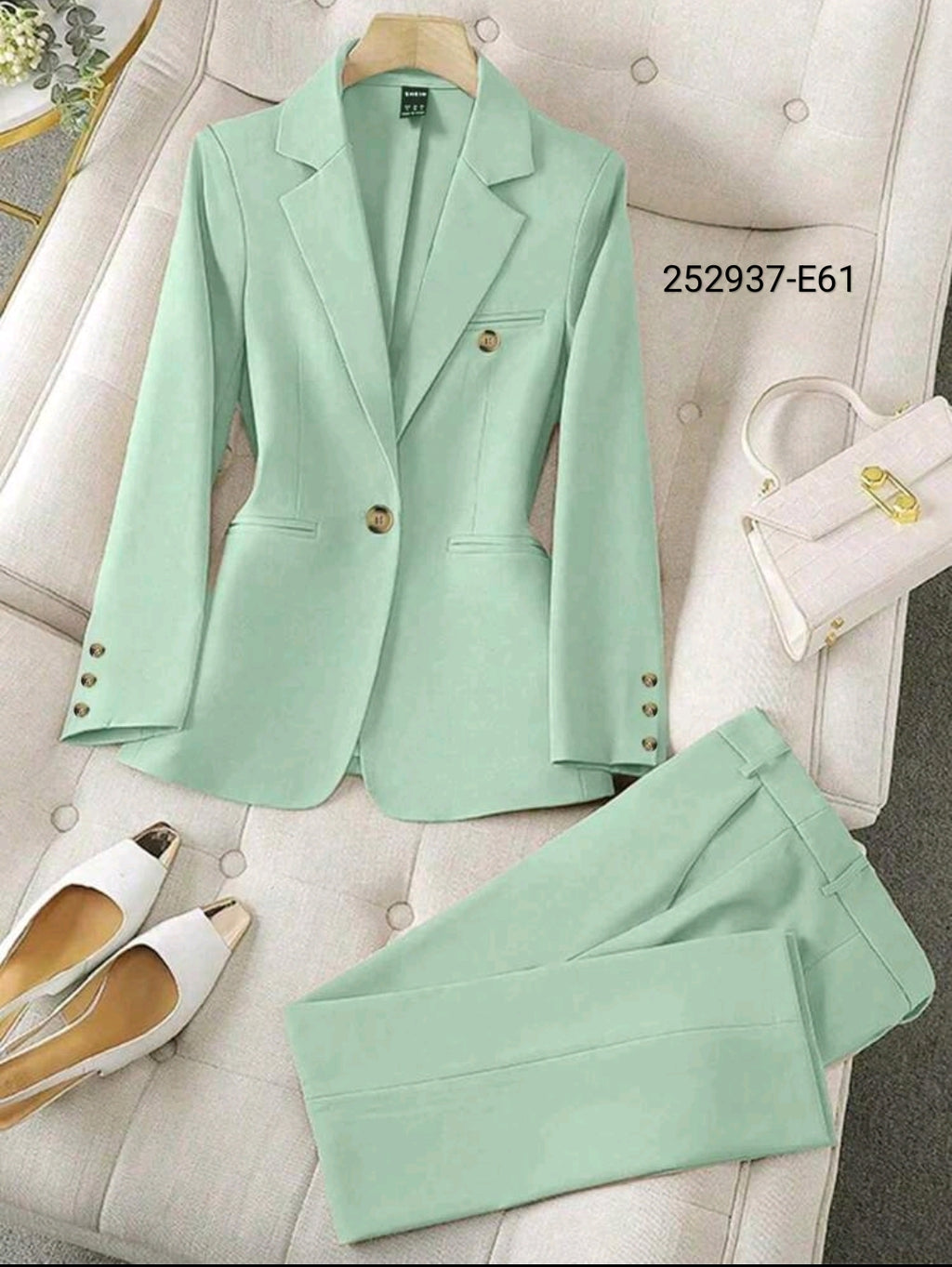 Conjunto de Traje 252937-E61